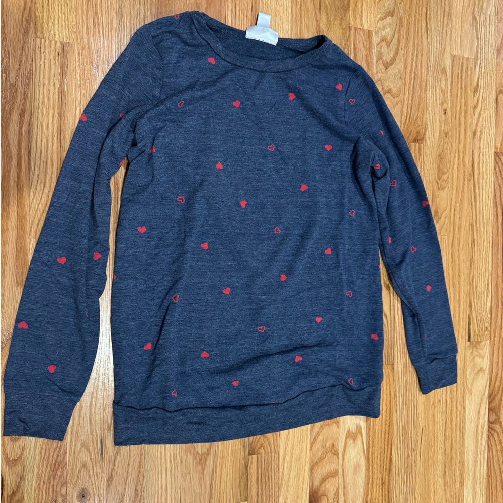 Maternity top with hearts - cute for Valentine’s Day!